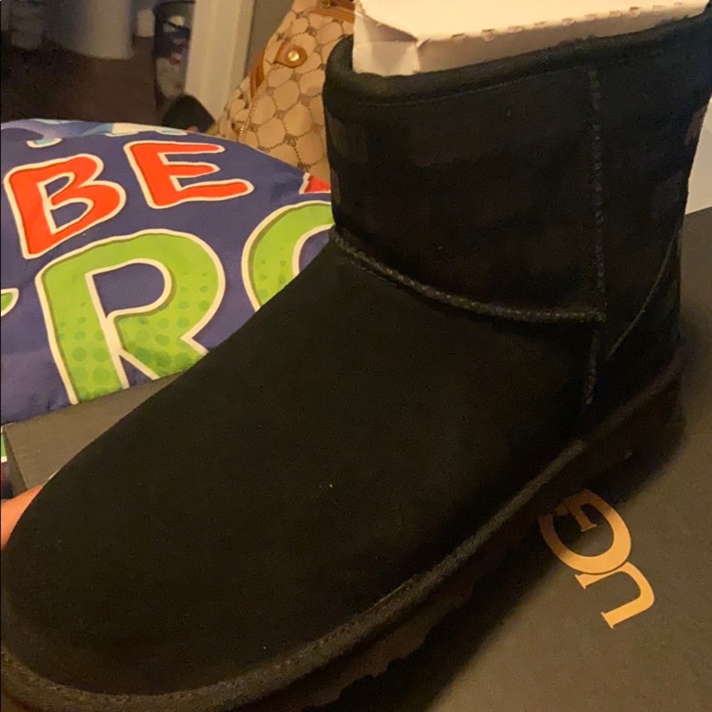 🚨Brand new UGG boots with original packaging!!🚨